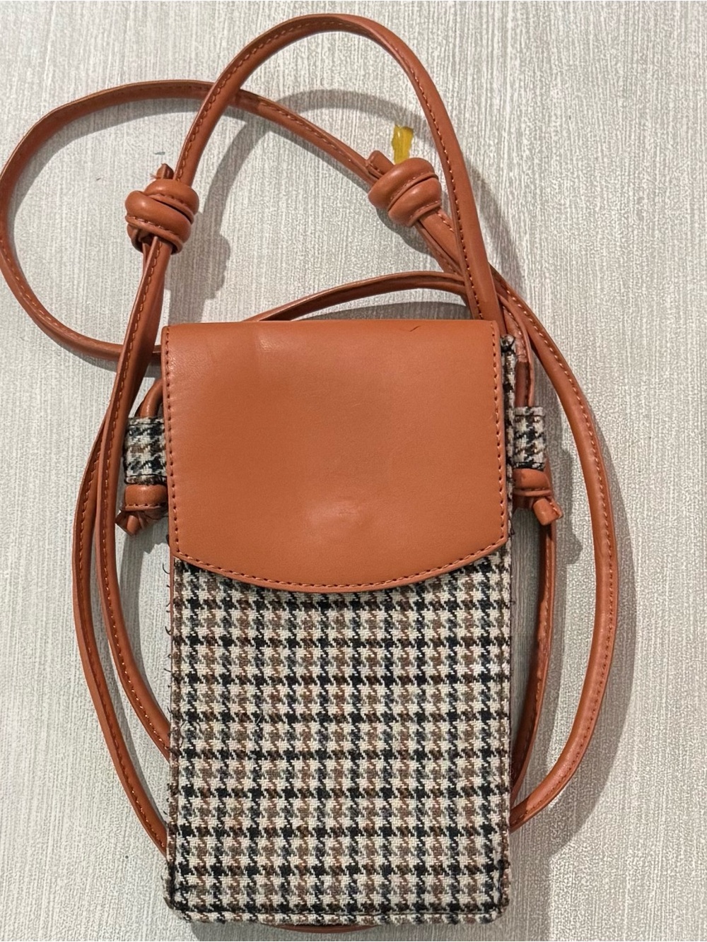 Ann Taylor Weekend Women’s Tan Crossbody Phone Bag with Houndstooth Pattern